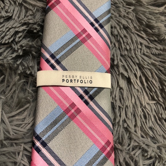 Tie - Picture 2 of 3